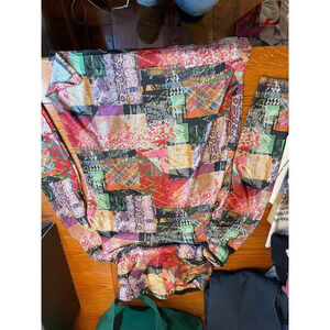 Michael Taylor Turtleneck in size Small with gorgeous print